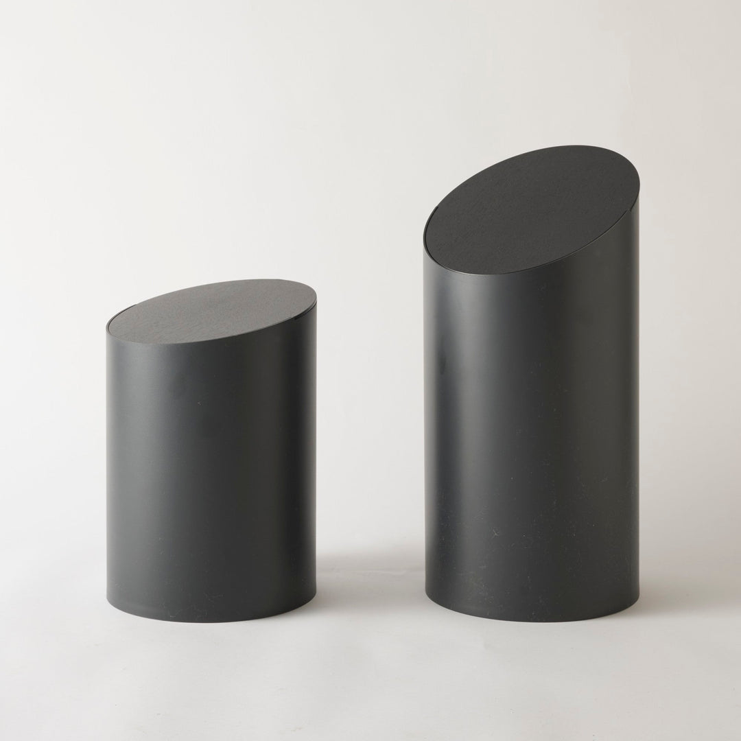 サイズ比較　左：S・容量5L、右：M・容量8L。