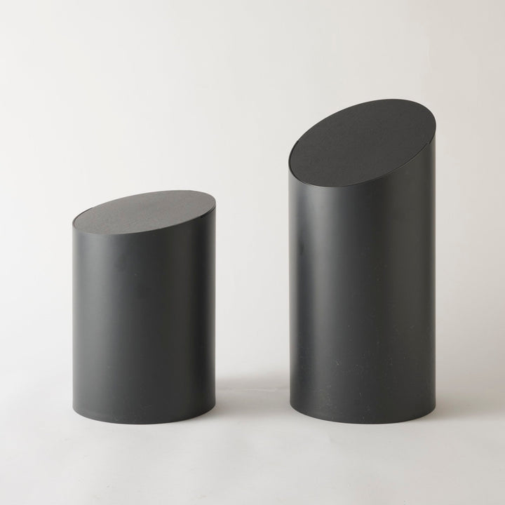 サイズ比較　左：S・容量5L、右：M・容量8L。