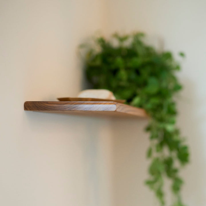 木部の厚みは1.5cmと、厚すぎず薄すぎずのほどよい高さです。