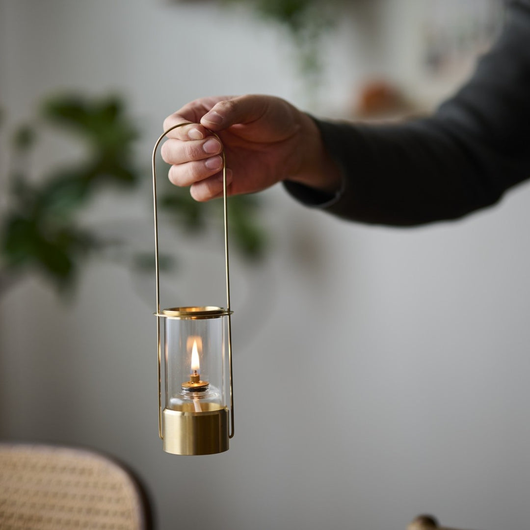 ランタン型なので、持ち運びも楽々です。