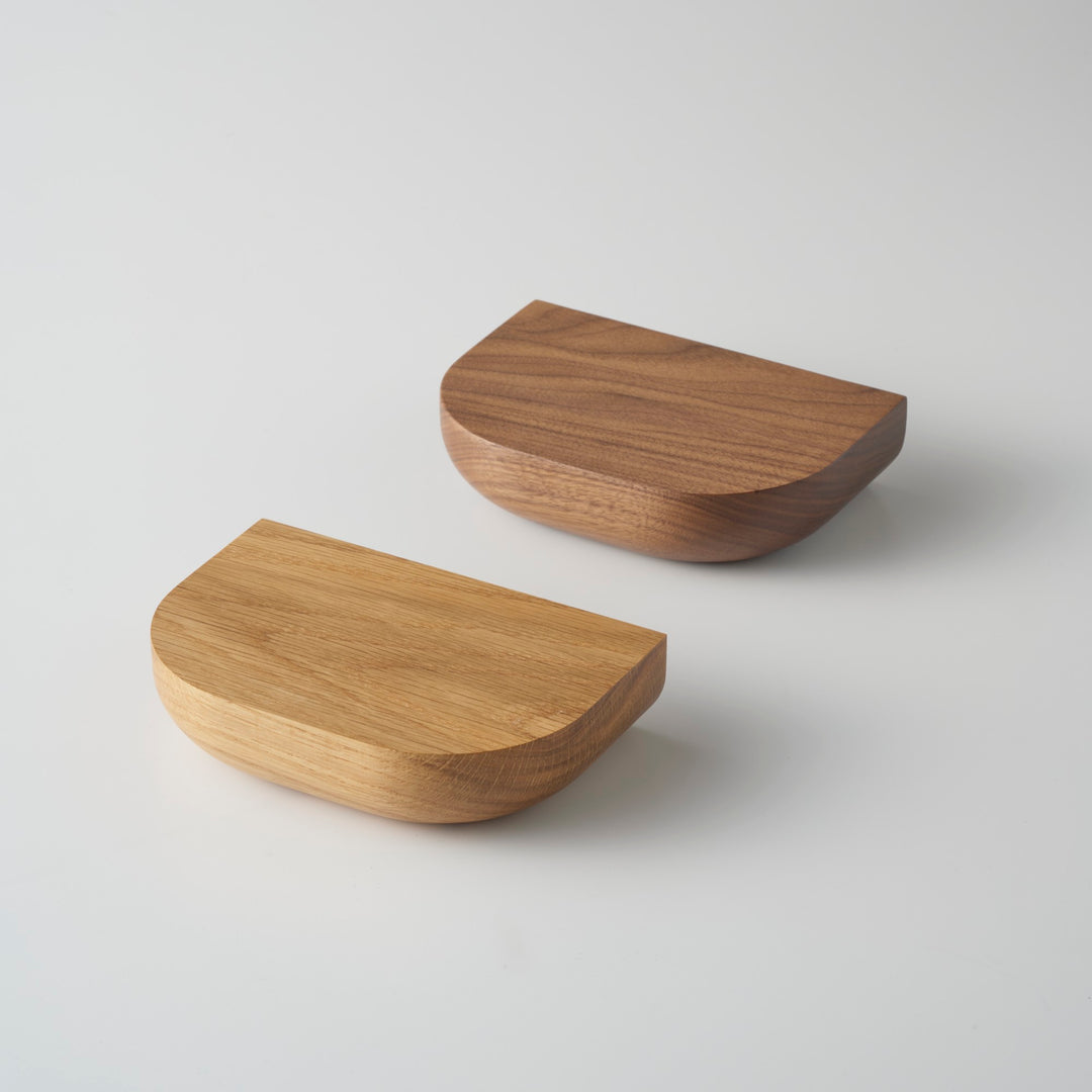 カラー比較　左：Oak　右：Walnut