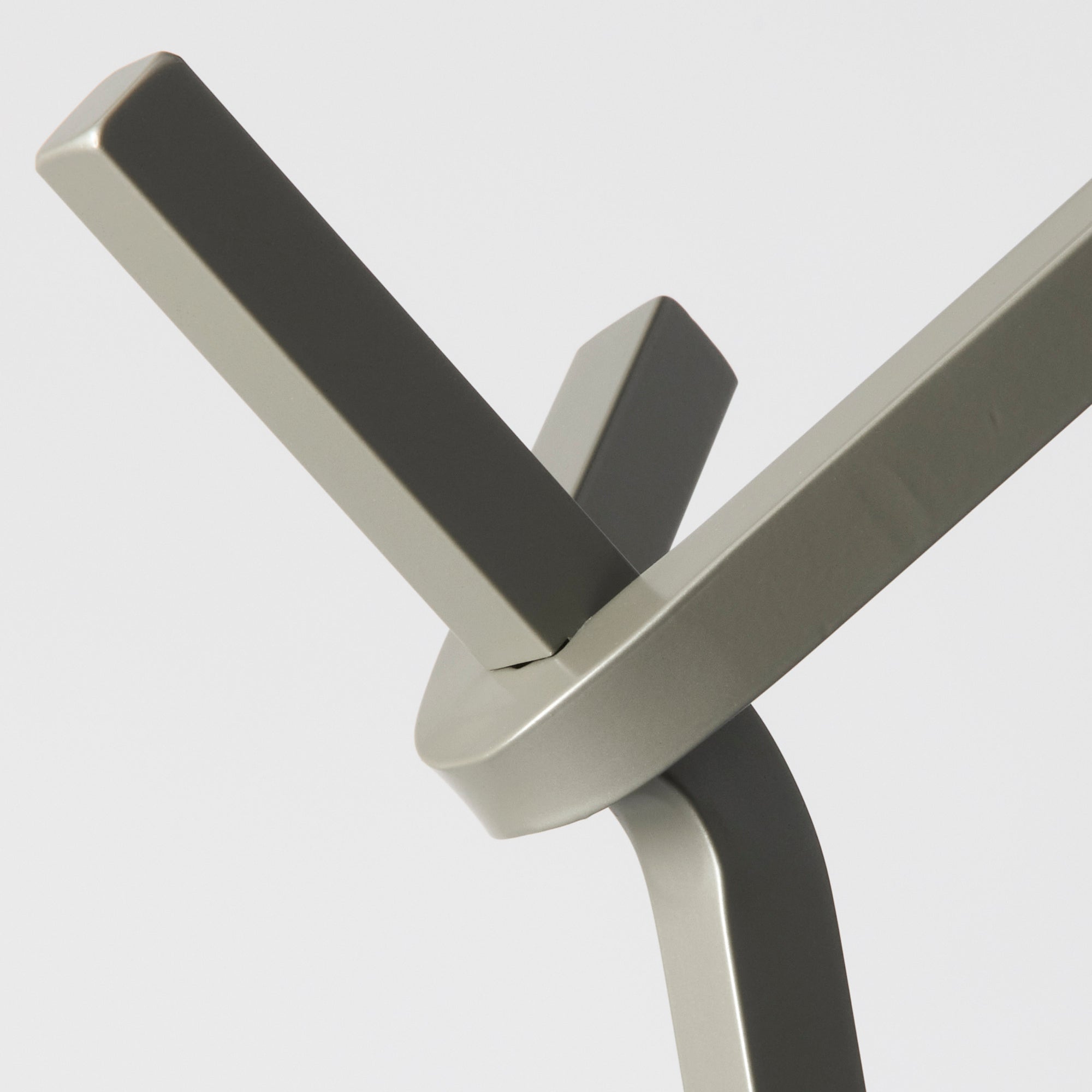 UNO HANGER – tiflo