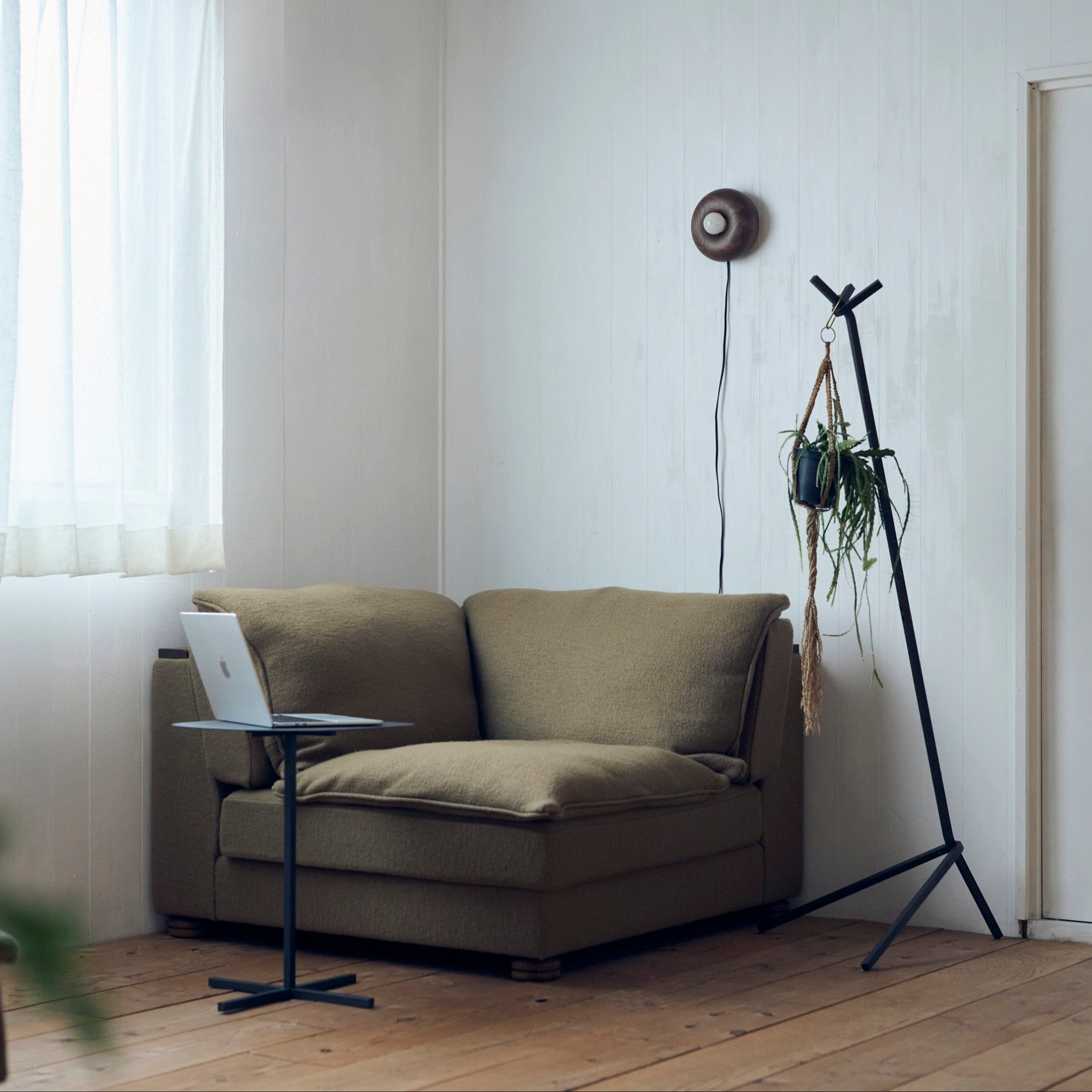 ハンガーラック | UNO HANGER – tiflo
