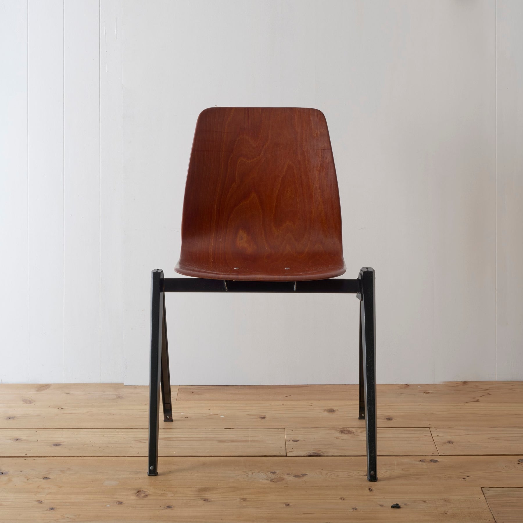 ヴィンテージ家具 | S-22 Chair | Galvanitas | 1960年代 – tiflo