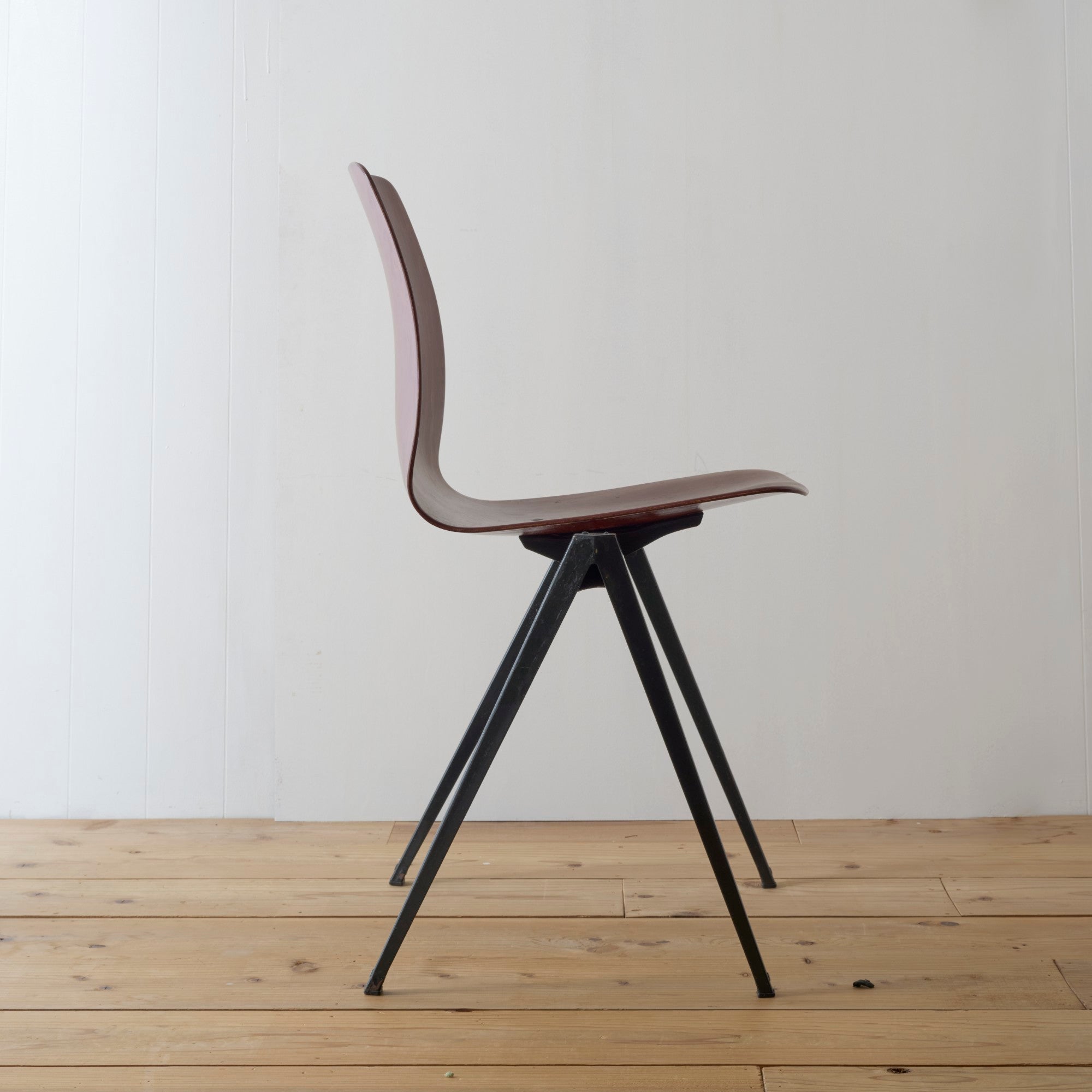 ヴィンテージ家具 | S-22 Chair | Galvanitas | 1960年代 – tiflo