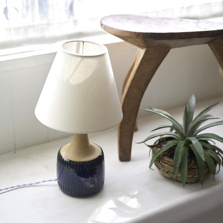 空間にリズムを、動きを取り入れてくれるヴィンテージランプです。