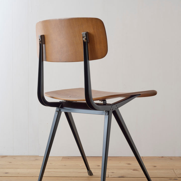 無駄のないフォルムとフレームの構造の美しさ。