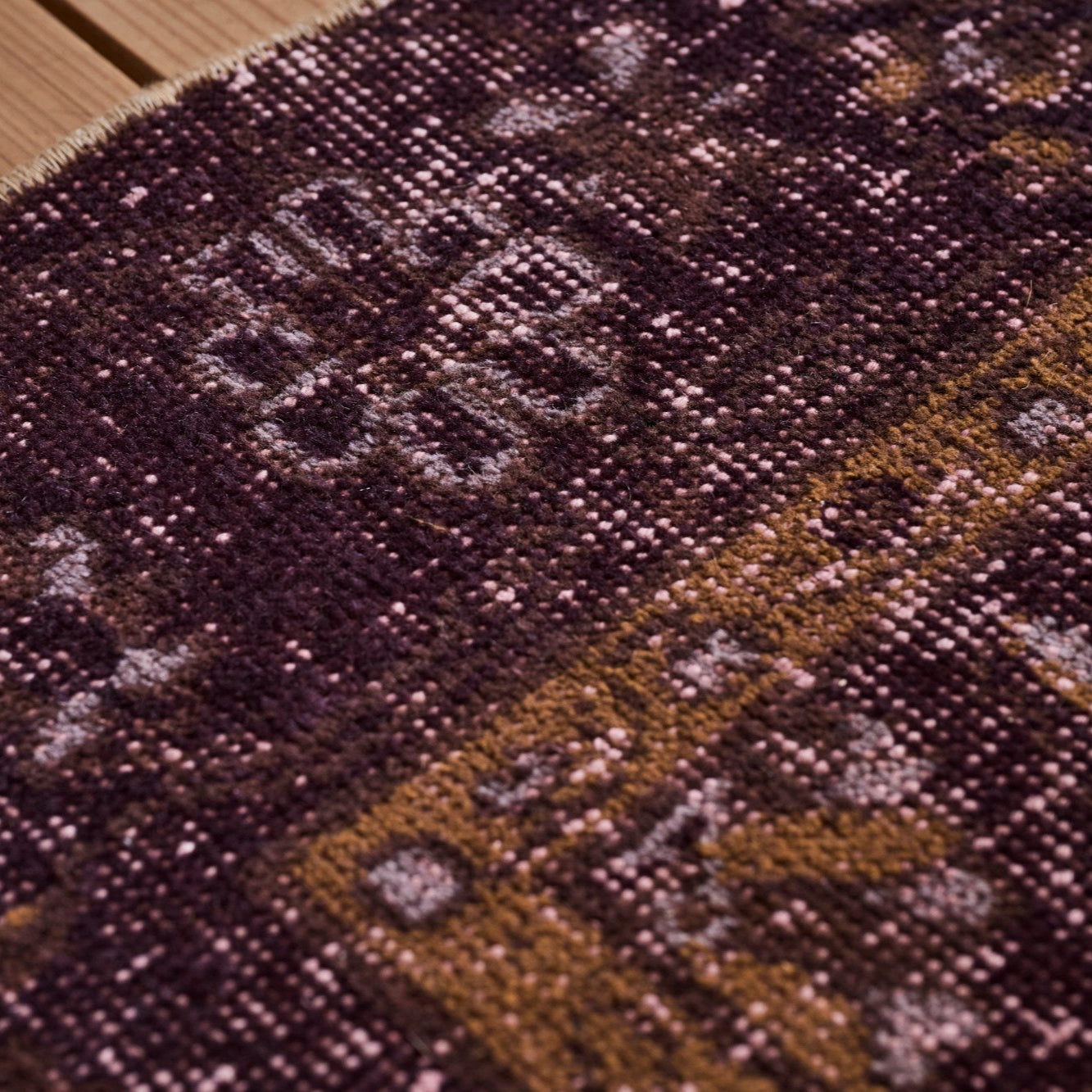 トルコヴィンテージラグ　121 x 221 cm ヴィンテージラグ トルコ・ドアサイズ No.03 – tiflo