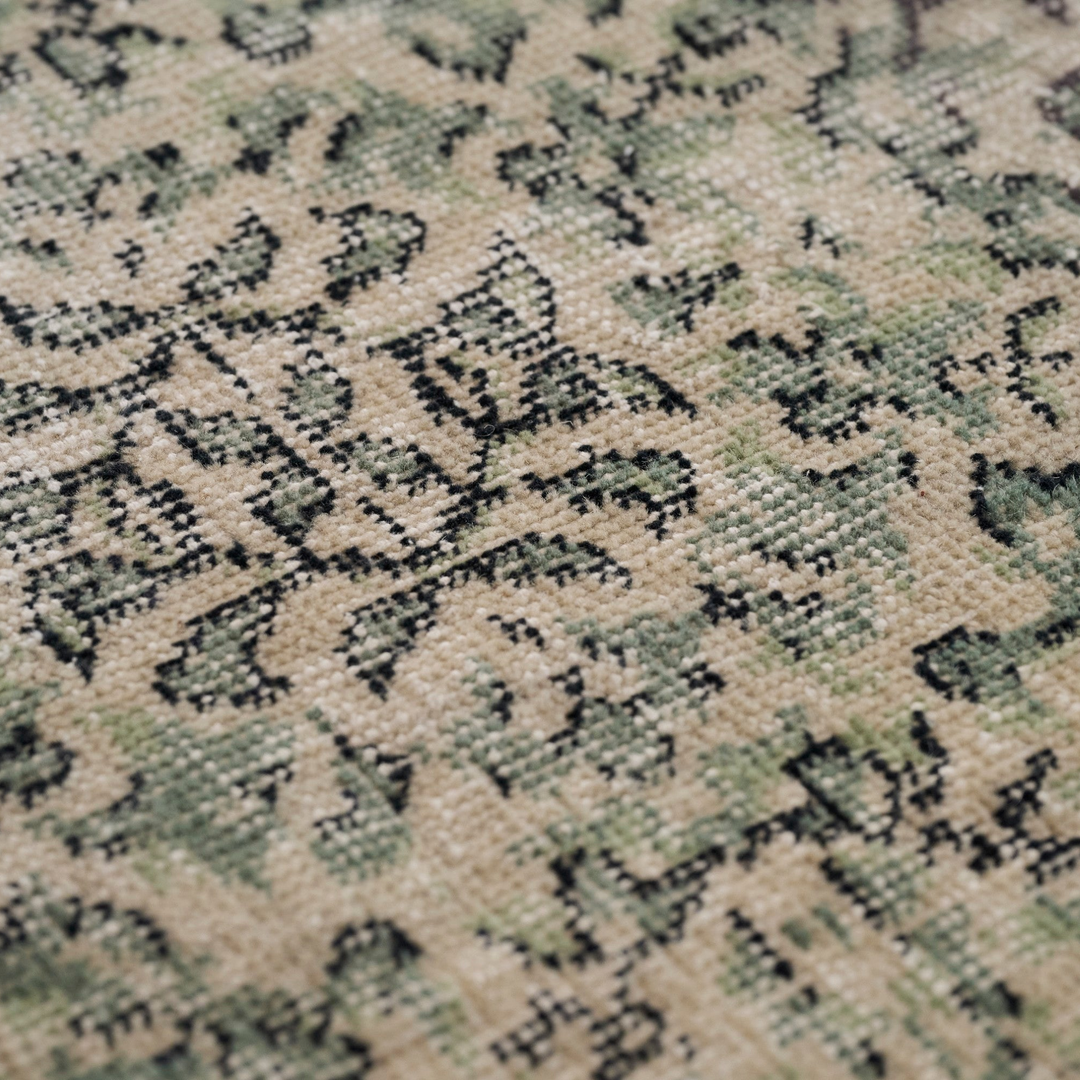 半世紀を超えて育まれた風合い。今後も使い込むほどに味わいを増していきます。