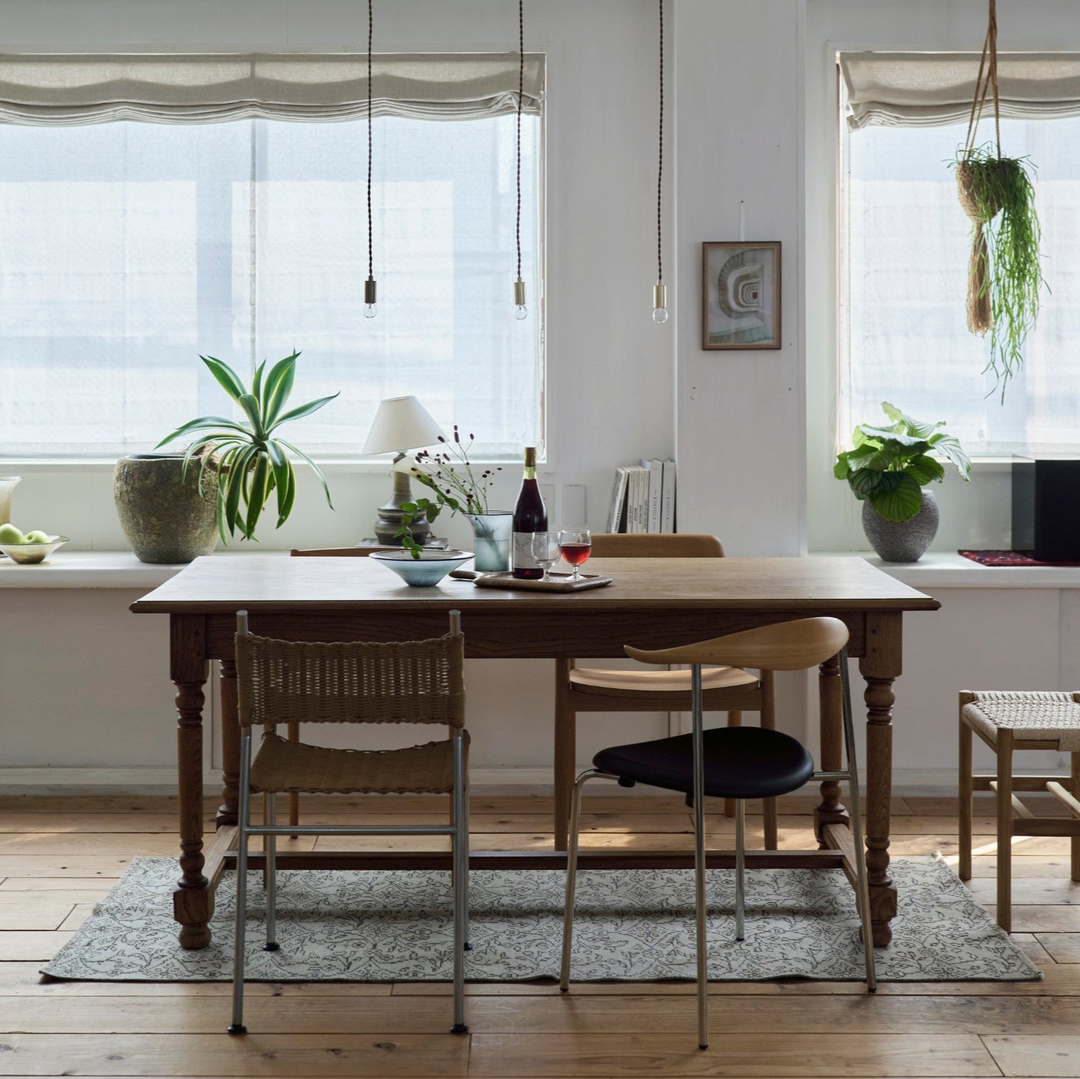 1970年代 トルコ・イスパルタで生まれた、一点もののヴィンテージラグ。