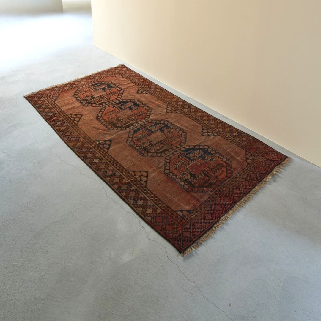 サイズ：約214 × 122cm　リビングの主役になる大型サイズ。