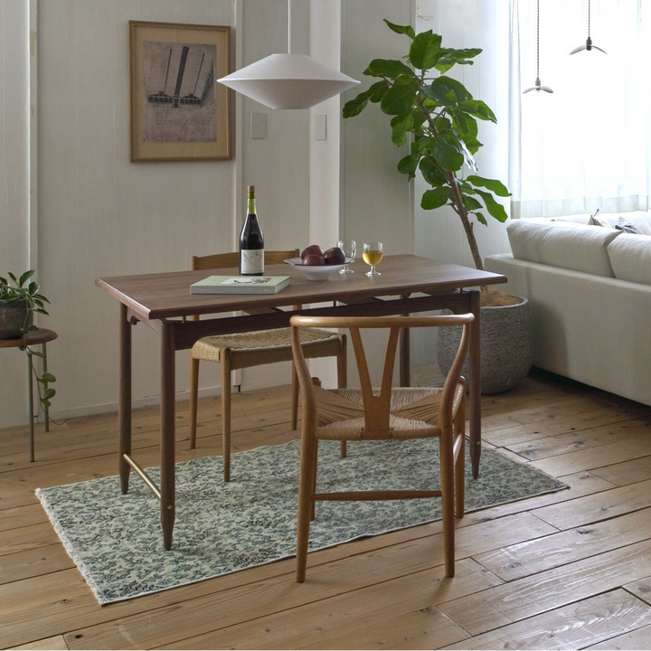 1970年代 トルコ・イスパルタで生まれた、一点もののヴィンテージラグ。